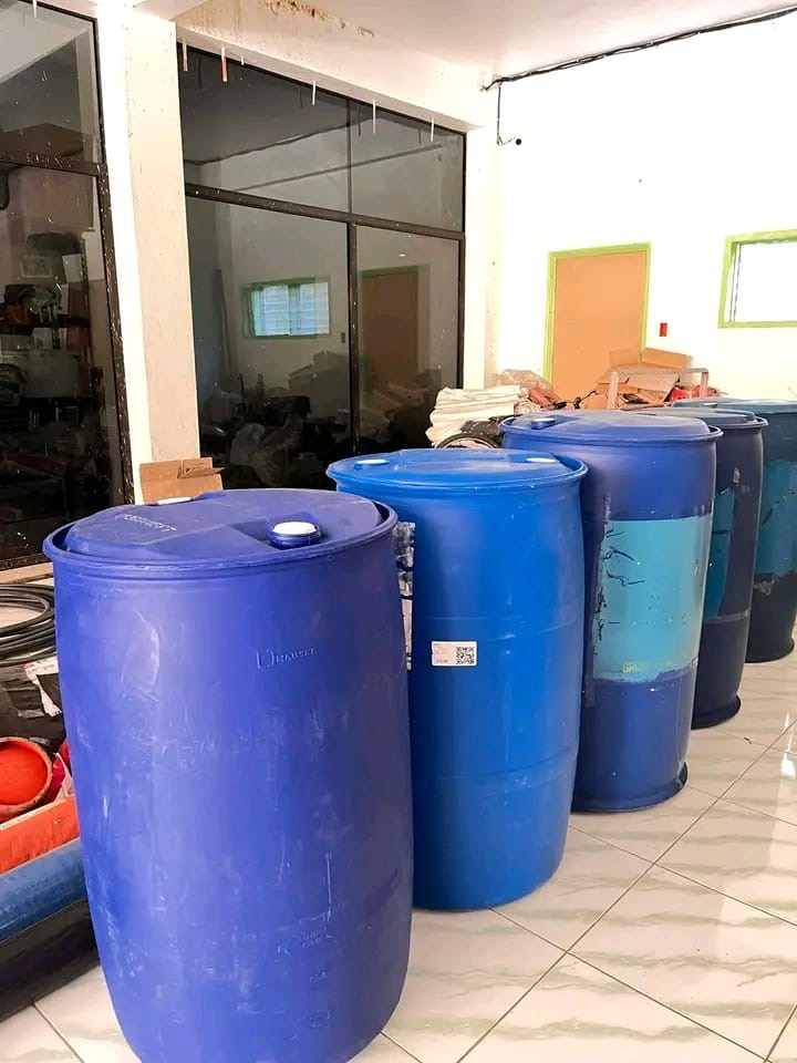 713a1a0a-d6bf-46eb-b14f-1c6b5fc89b34 HDPE Barrel 310 Liters - Image 1